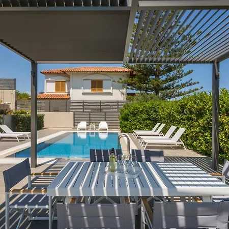 Vilă Luxury Near The Sea Meliti Luxury Kato Daratso